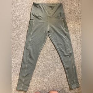 Olive green active leggings M
